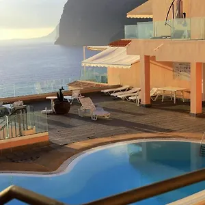 https://buenavista-acantilado-de-los-gigantes-38683.in-canary-islands.com
